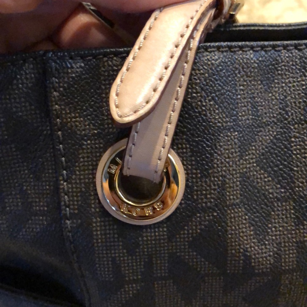 Michael Kors π - Picture 2 of 8
